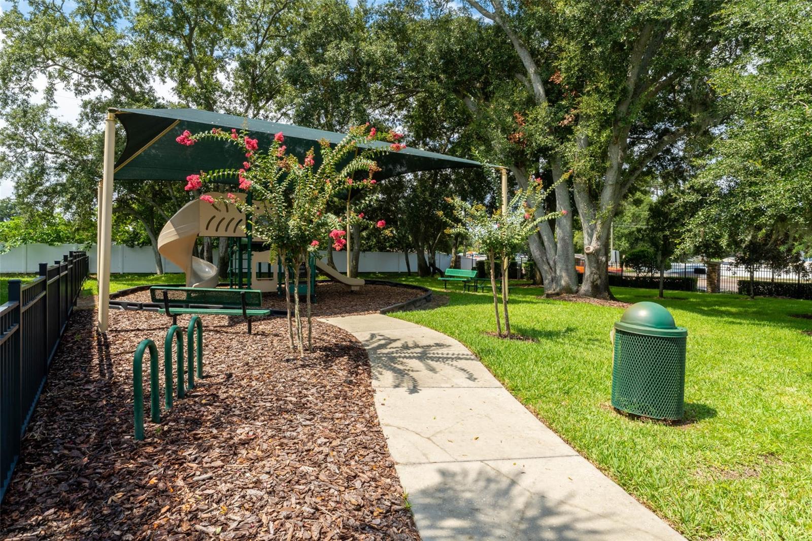 215 PARSONS WOODS DRIVE, Seffner, FL 33584