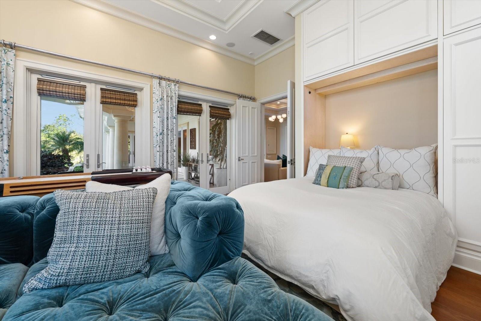 Murphy Bed in the Family Room if you need the extra sleeping accommodations!