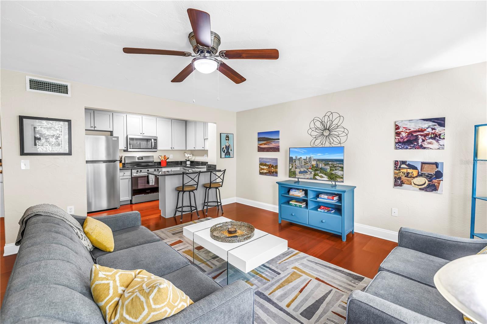 210 5TH AVENUE S, #303, St Petersburg, FL 33701