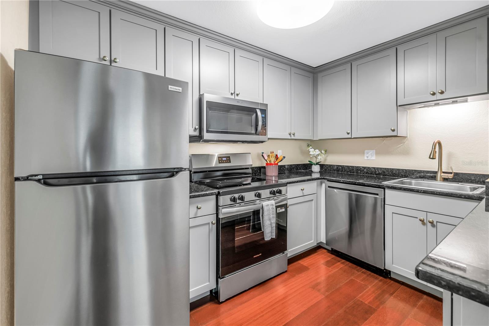 Brand new kitchen appliances (July 20206).