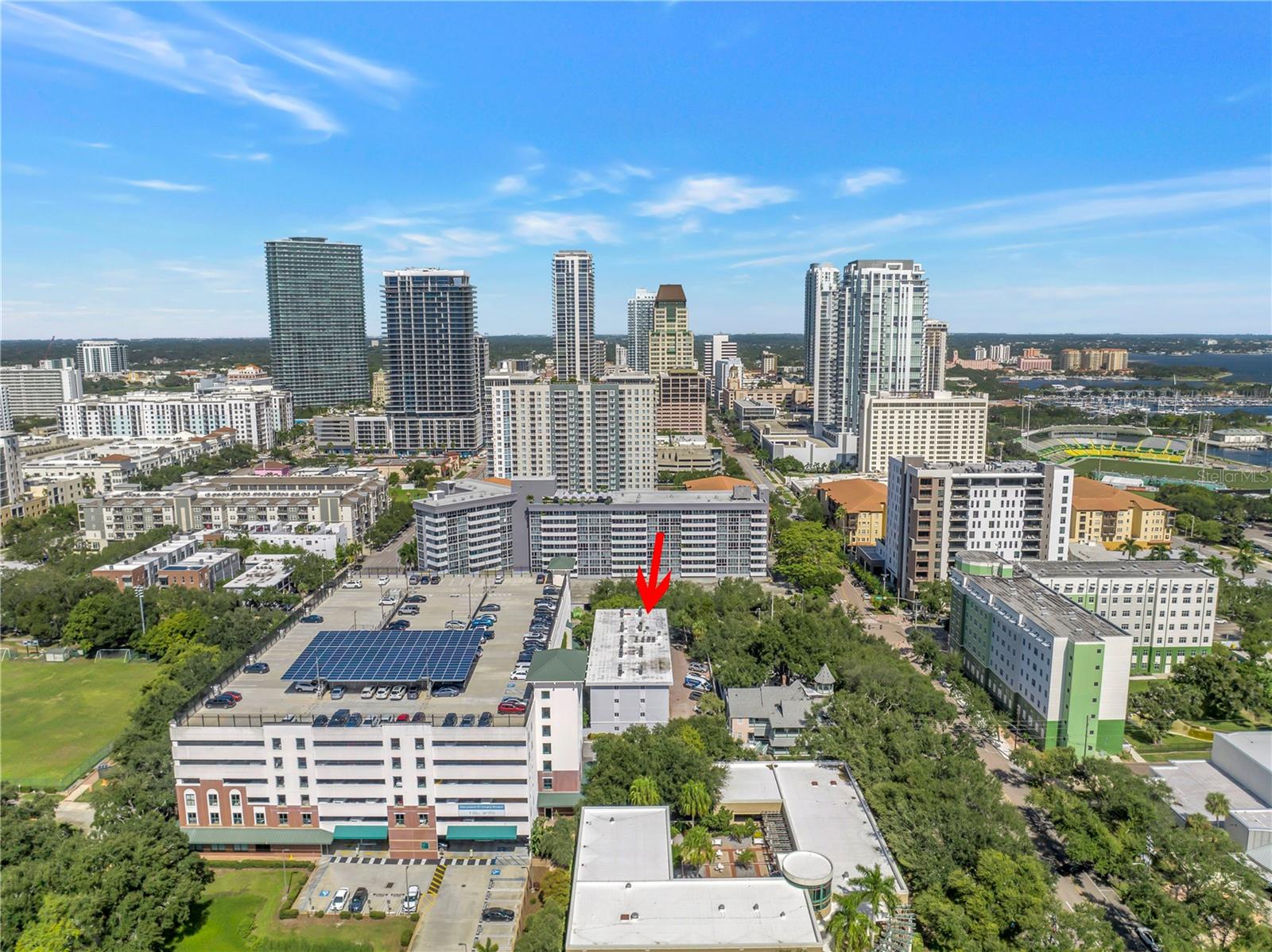 Downtown St. Petersburg with all of the restaurants, art galleries, museums, shops and nightlife is literally just a walk away!