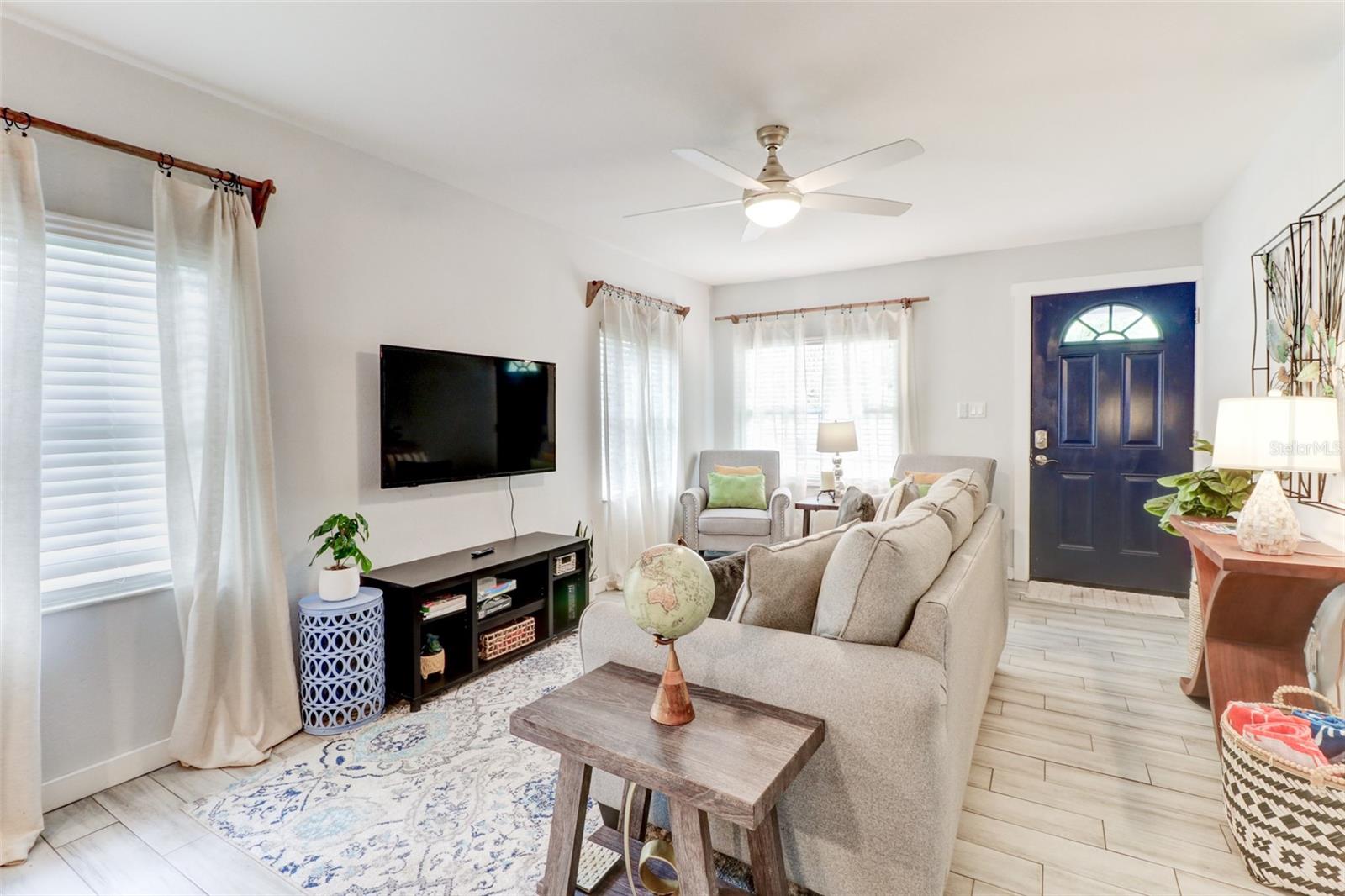 7018 N CENTRAL AVENUE, Tampa, FL 33604