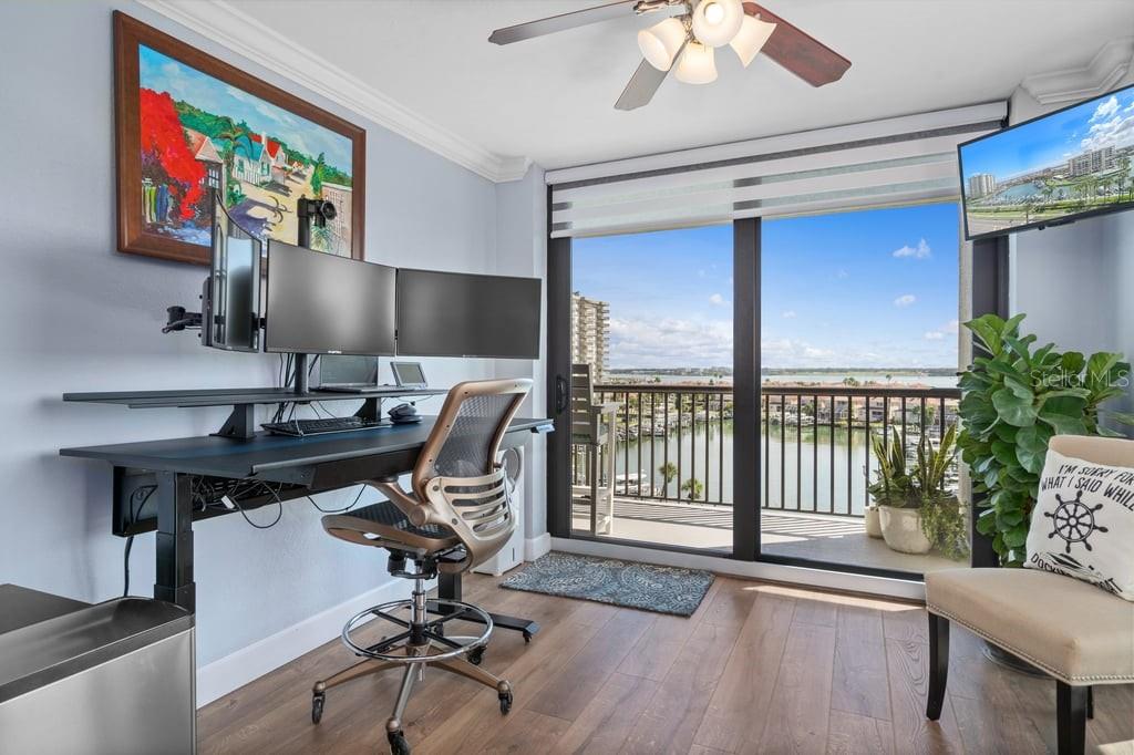 Dinette/Den area off kitchen.  Currently using as home office.