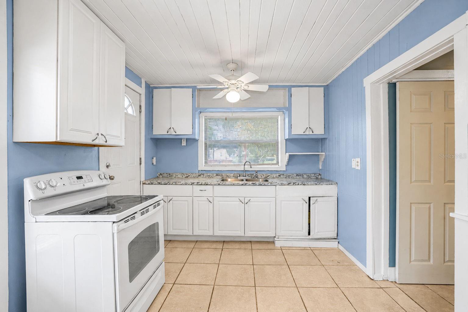 374 3RD STREET NW, #B, Largo, FL 33770