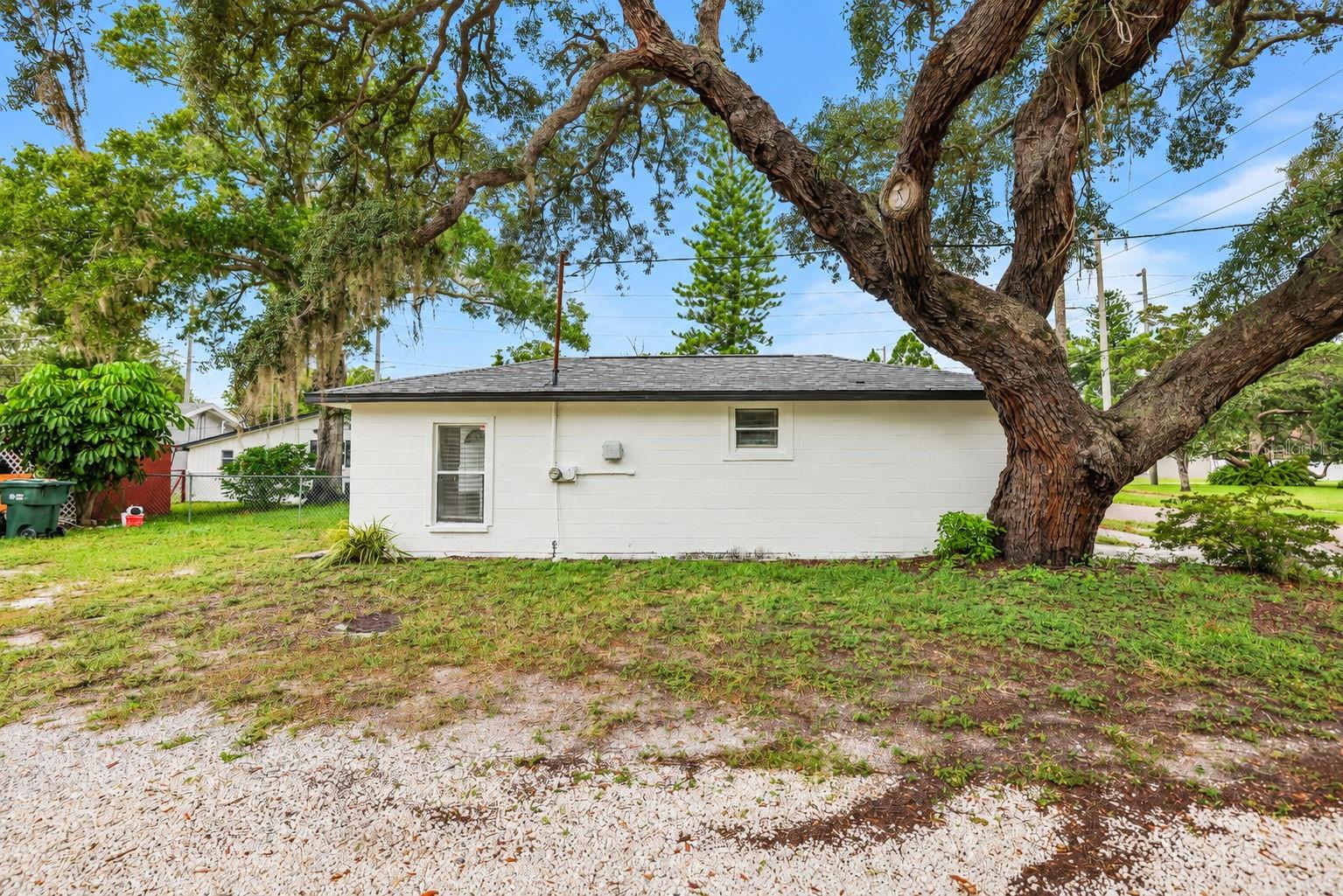 374 3RD STREET NW, #B, Largo, FL 33770
