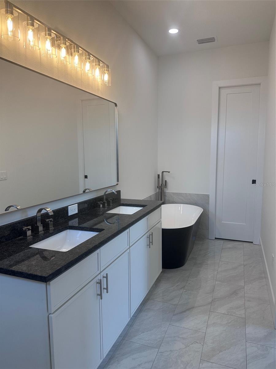 1531 29TH AVENUE N, St Petersburg, FL 33704