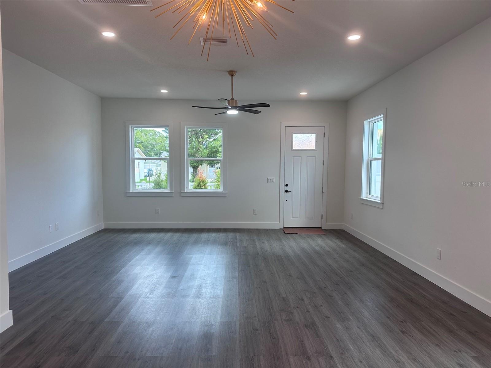 1531 29TH AVENUE N, St Petersburg, FL 33704