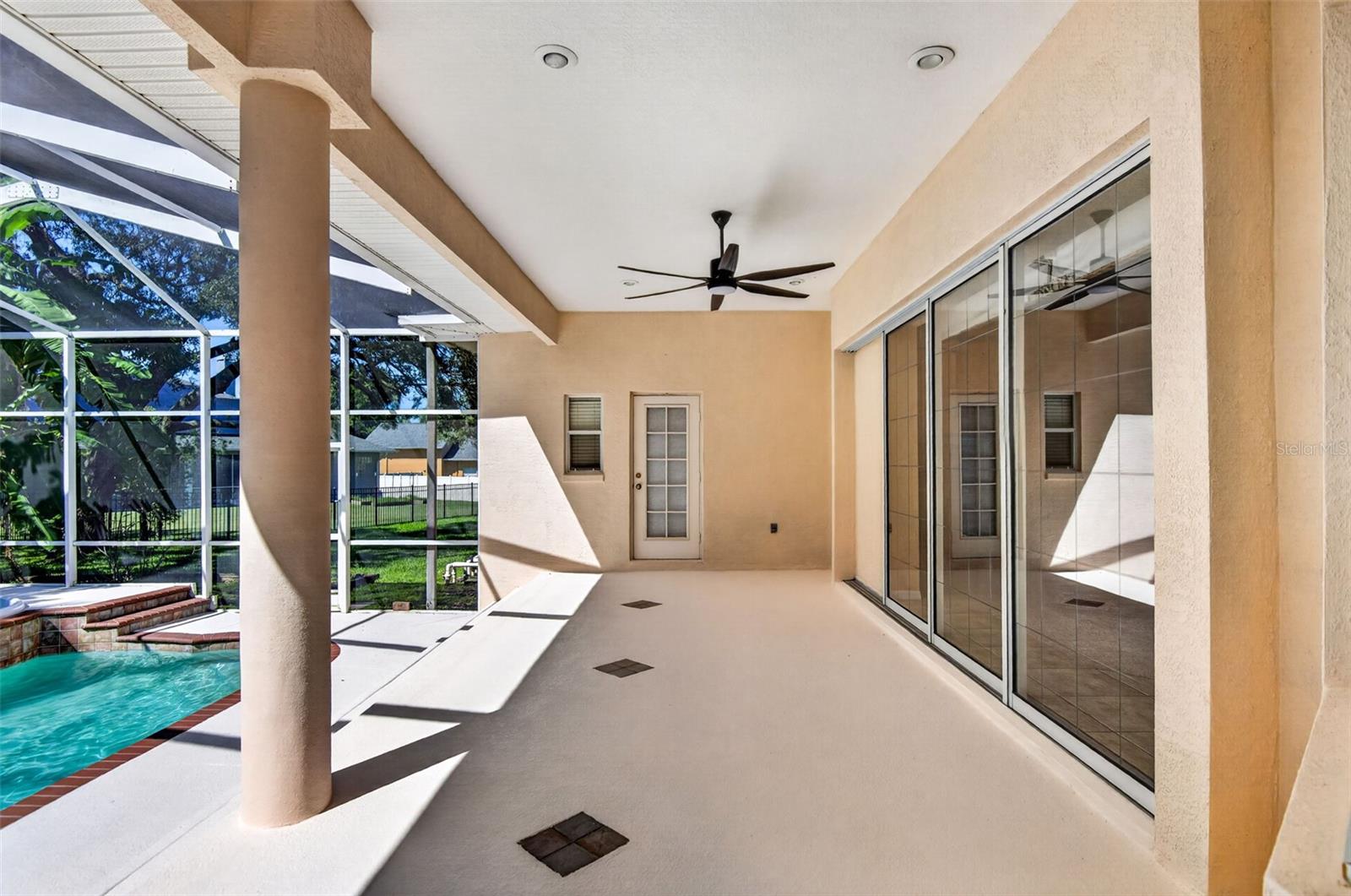 725 CITRUS WOOD LANE, Valrico, FL 33594