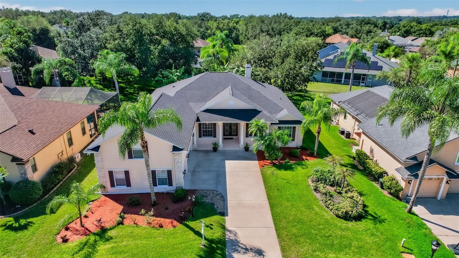 725 CITRUS WOOD LANE, Valrico, FL 33594