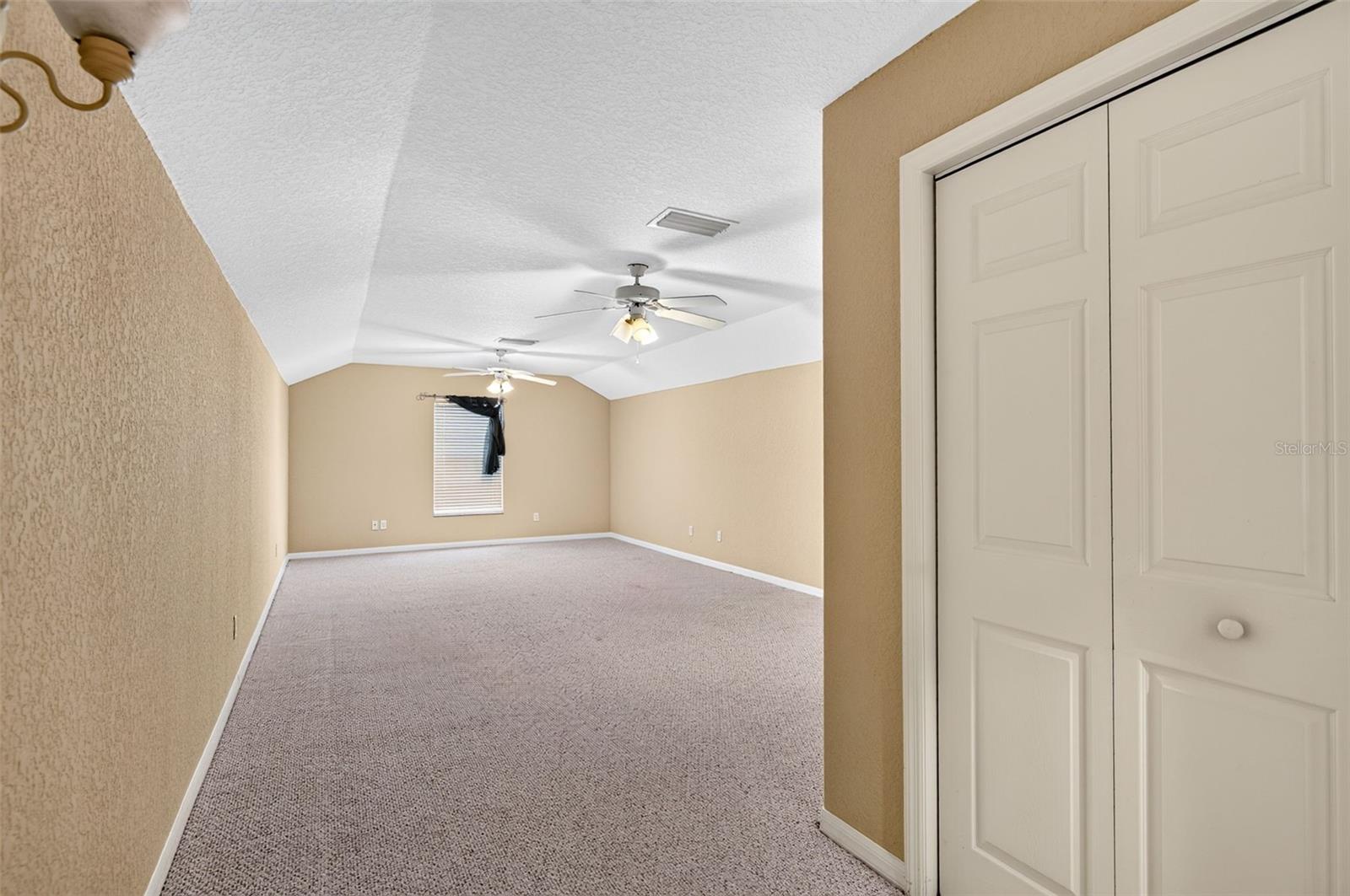 725 CITRUS WOOD LANE, Valrico, FL 33594