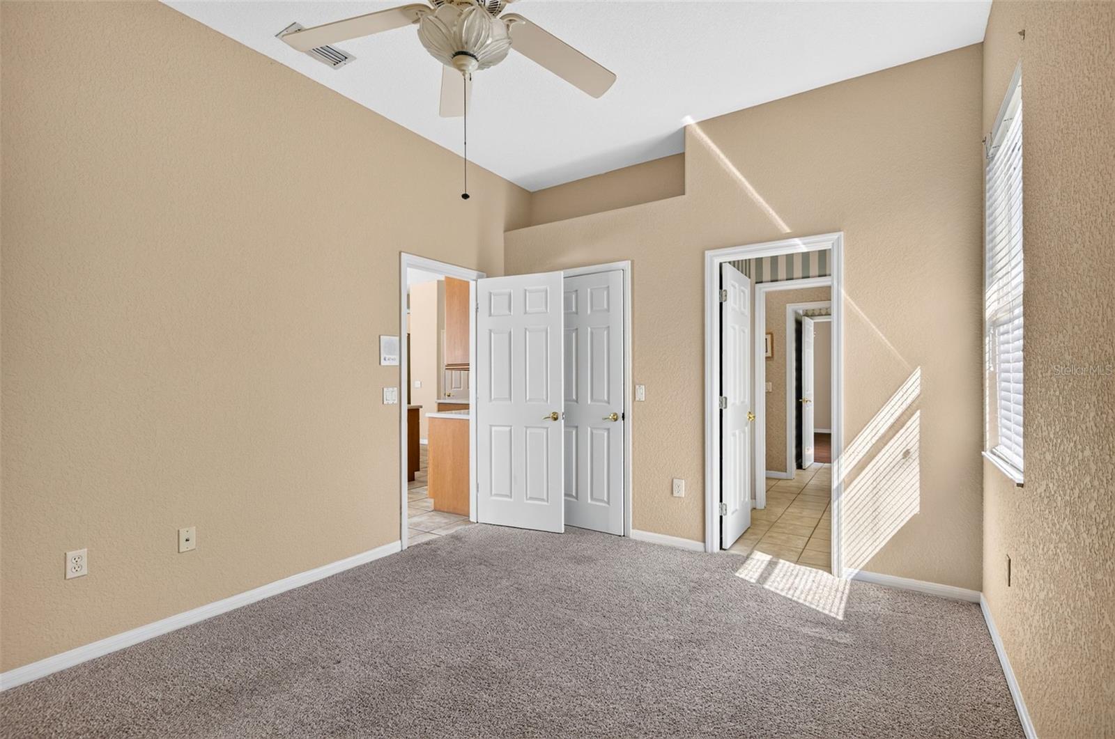 725 CITRUS WOOD LANE, Valrico, FL 33594