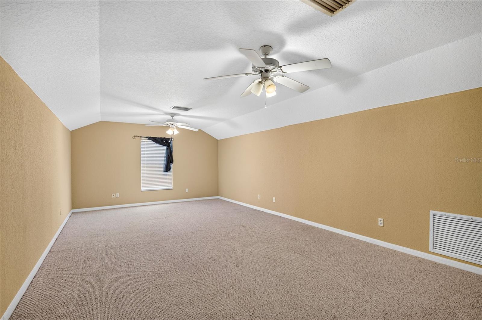 725 CITRUS WOOD LANE, Valrico, FL 33594