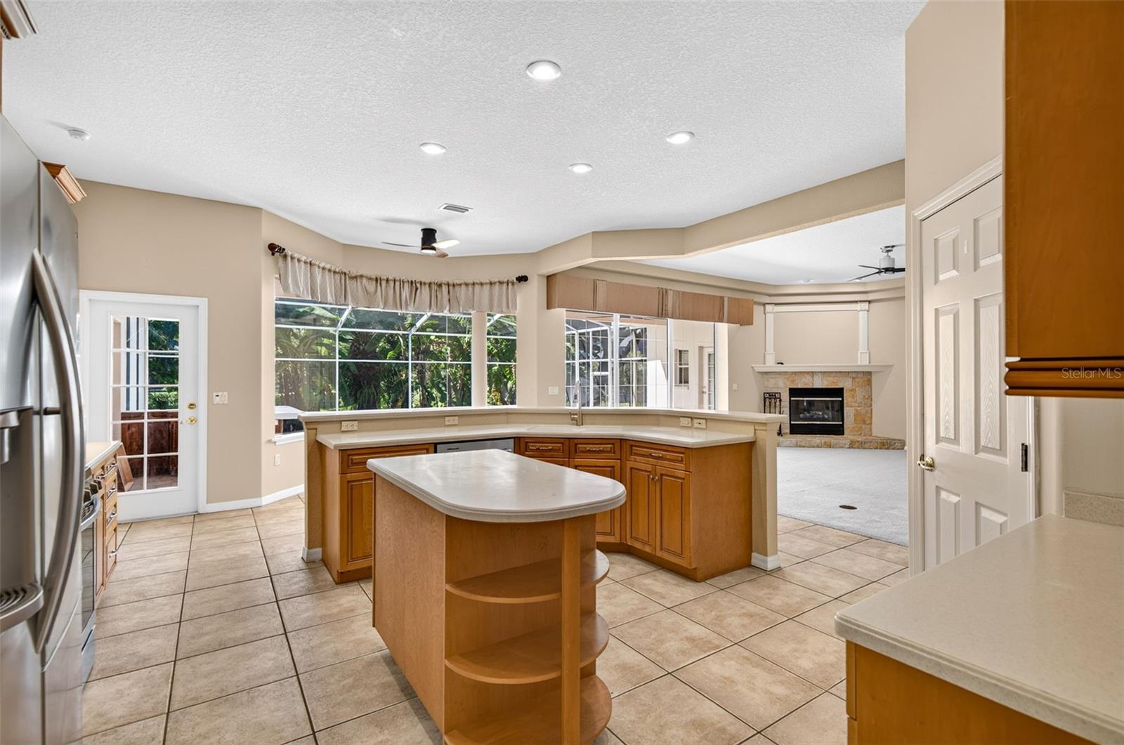 725 CITRUS WOOD LANE, Valrico, FL 33594