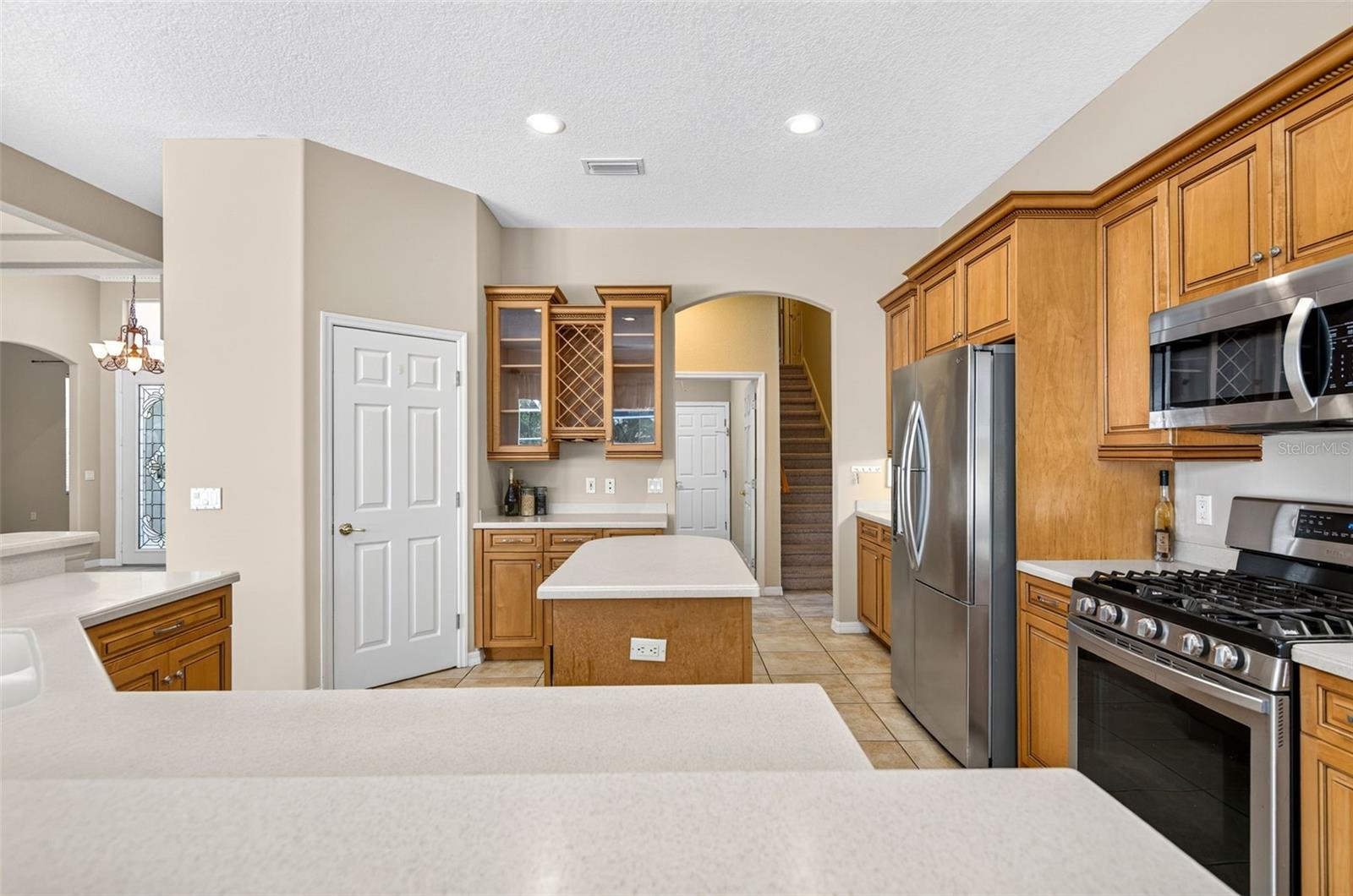 725 CITRUS WOOD LANE, Valrico, FL 33594