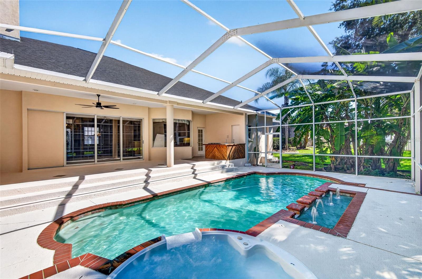 725 CITRUS WOOD LANE, Valrico, FL 33594