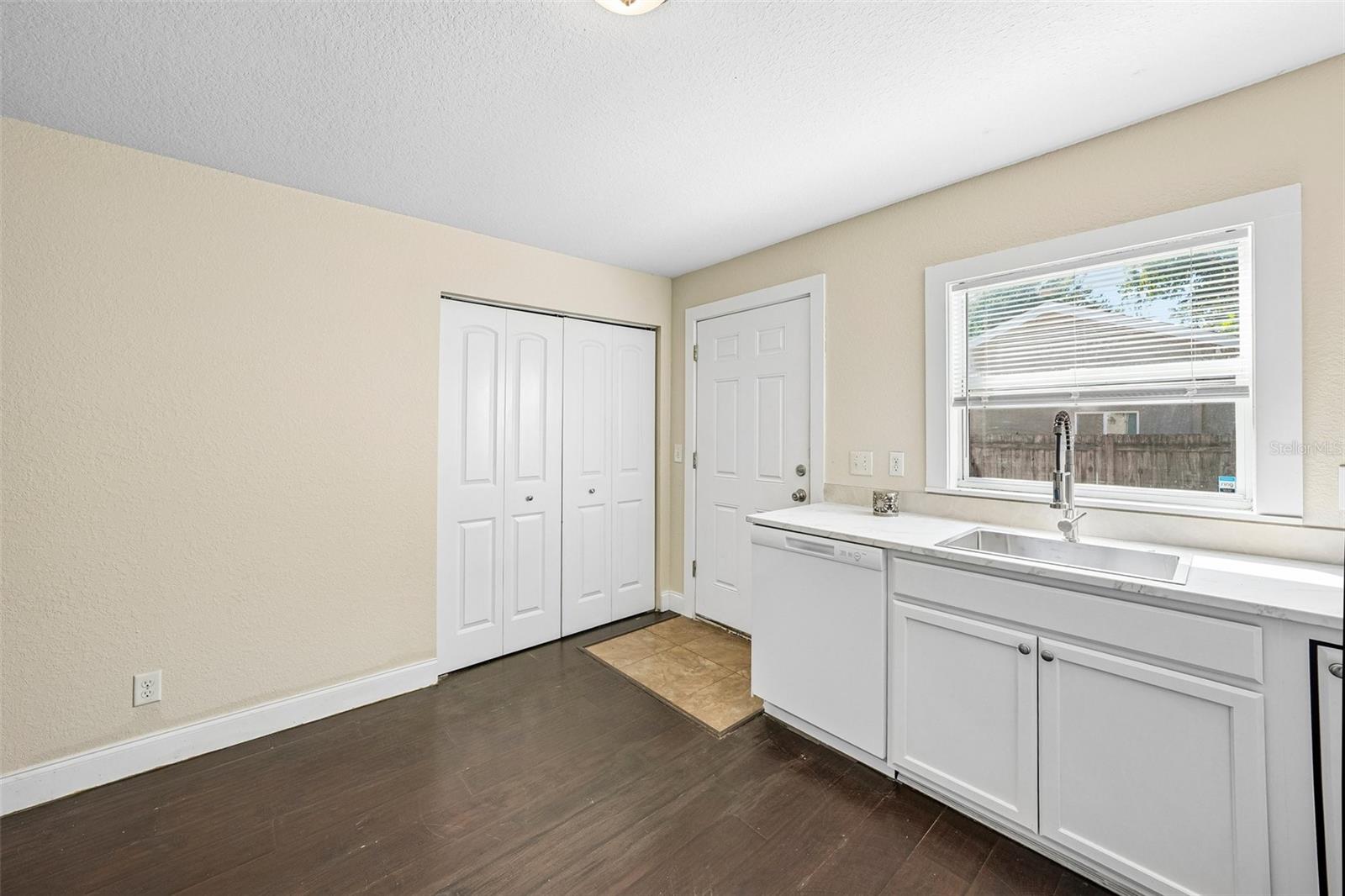 1646 28TH AVENUE N, St Petersburg, FL 33713