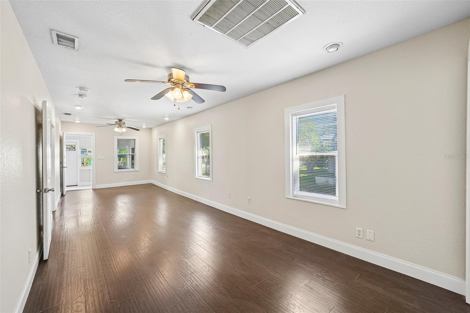 1646 28TH AVENUE N, St Petersburg, FL 33713