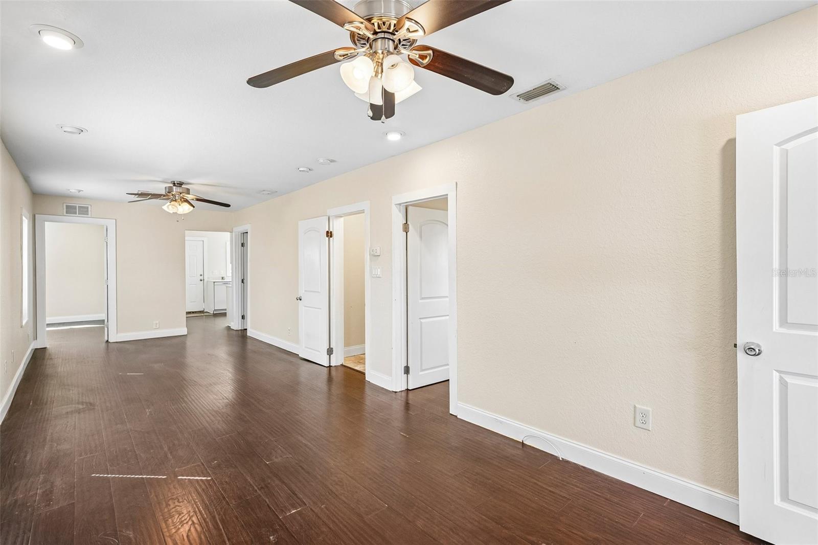 1646 28TH AVENUE N, St Petersburg, FL 33713