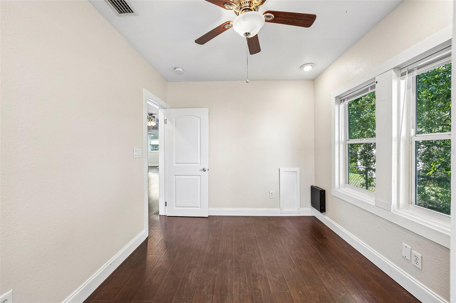1646 28TH AVENUE N, St Petersburg, FL 33713
