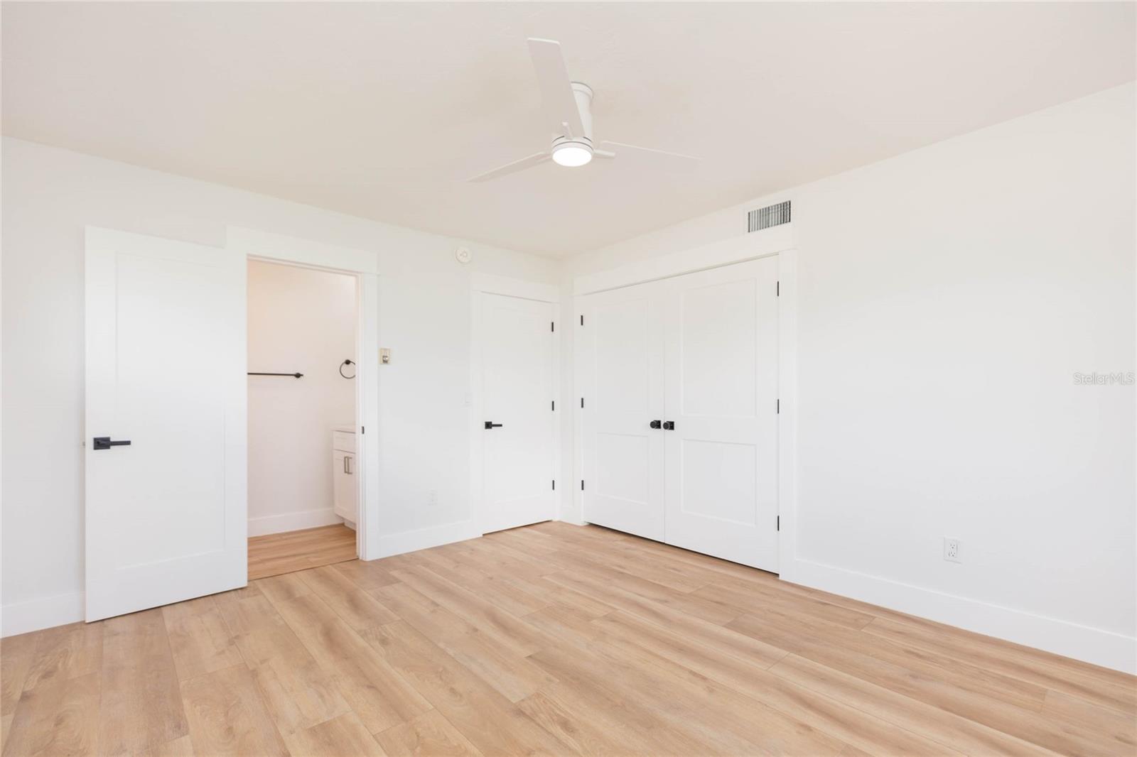 7160 S S, SHORE DR DRIVE, South Pasadena, FL 33707