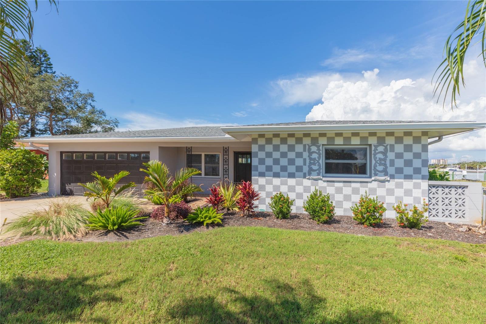 7160 S S, SHORE DR DRIVE, South Pasadena, FL 33707