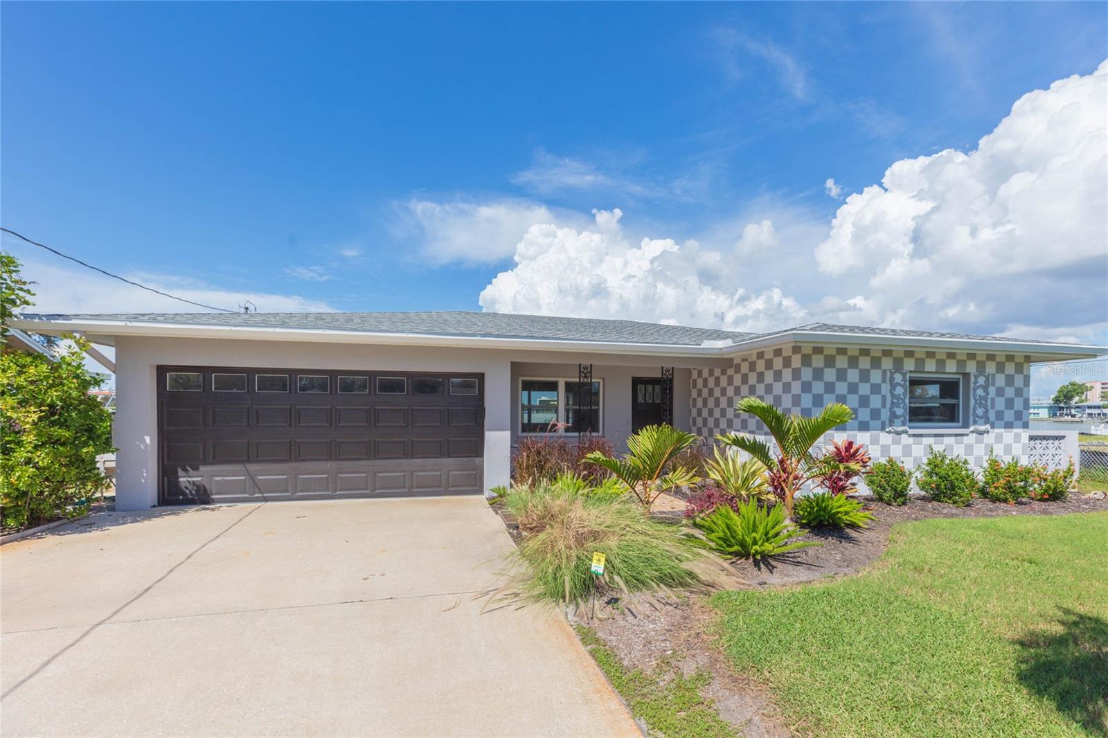 7160 S S, SHORE DR DRIVE, South Pasadena, FL 33707