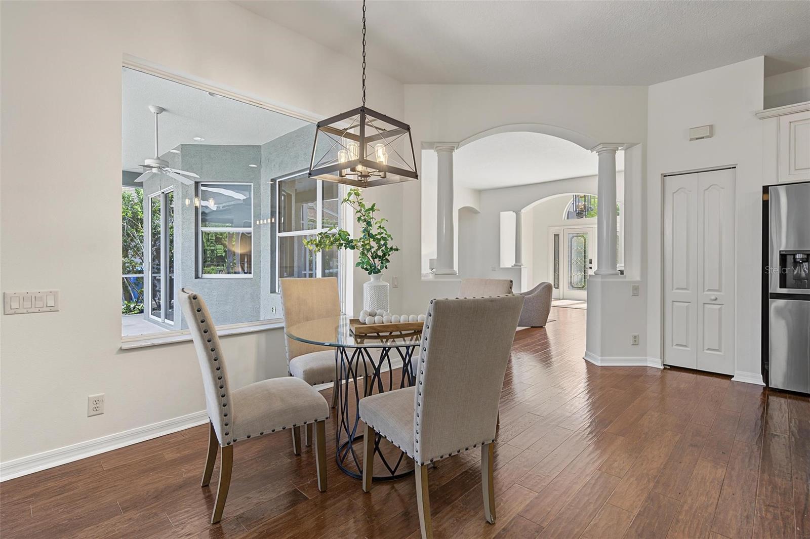 eat in area in kitchen