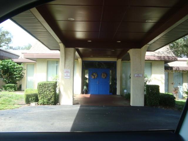 LARGE CLUBHOUSE