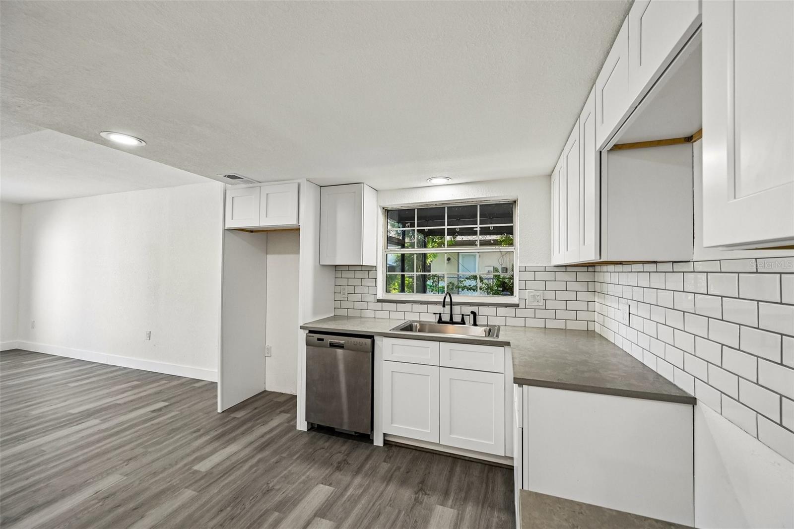 22159 ONEIDA AVENUE, Port Charlotte, FL 33952 22159 ONEIDA AVENUE, Port Charlotte, FL 33952