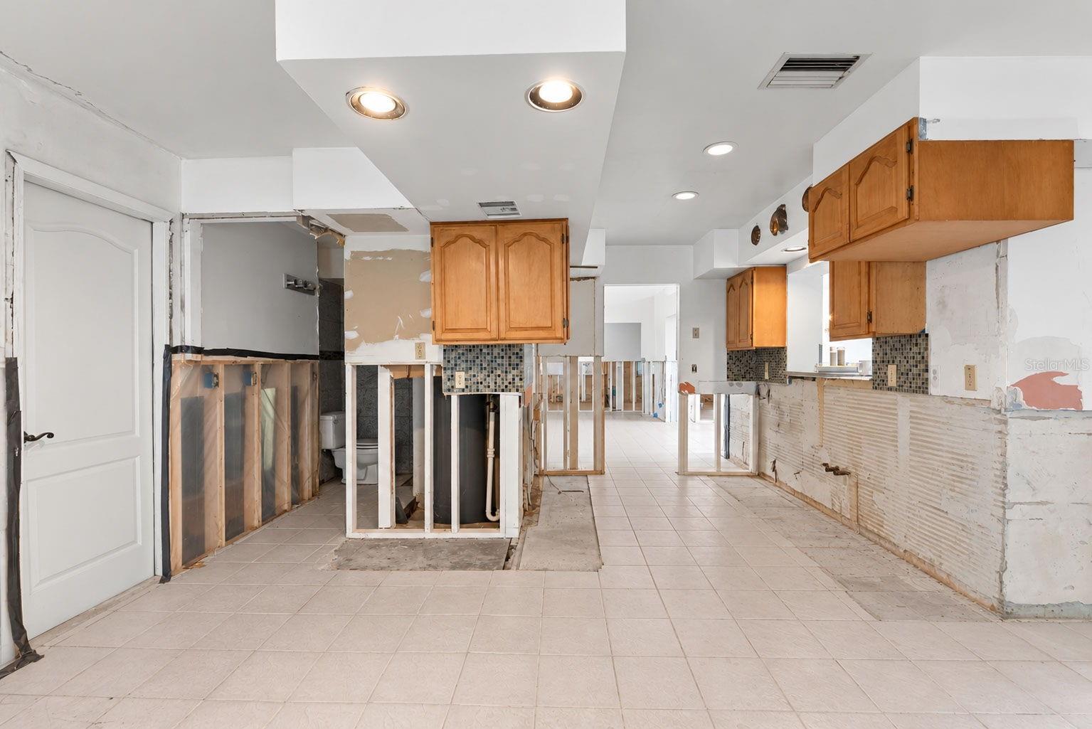 600 SHORE DRIVE E, Oldsmar, FL 34677