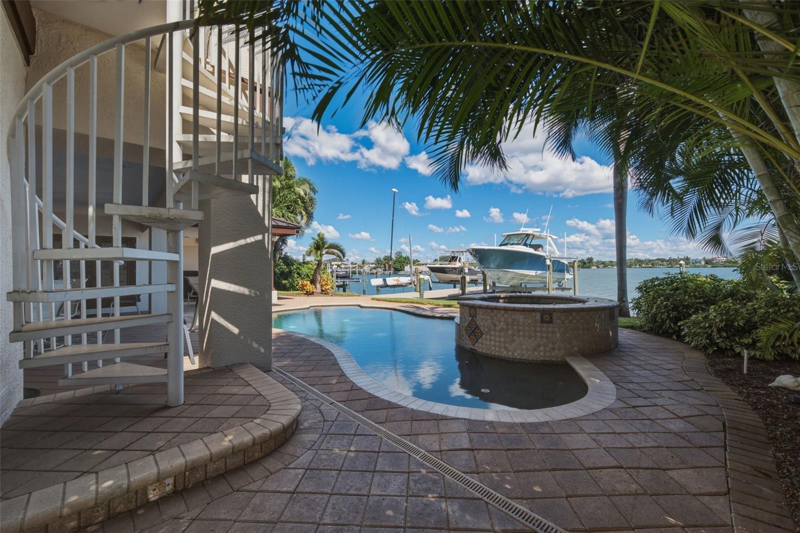 7851 9TH AVENUE S, St Petersburg, FL 33707
