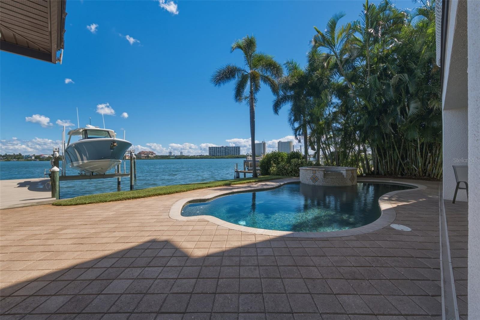 7851 9TH AVENUE S, St Petersburg, FL 33707