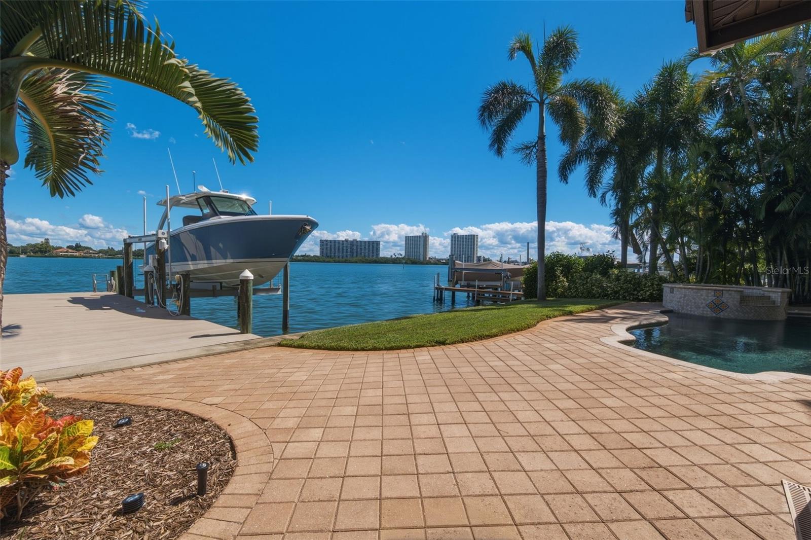 7851 9TH AVENUE S, St Petersburg, FL 33707