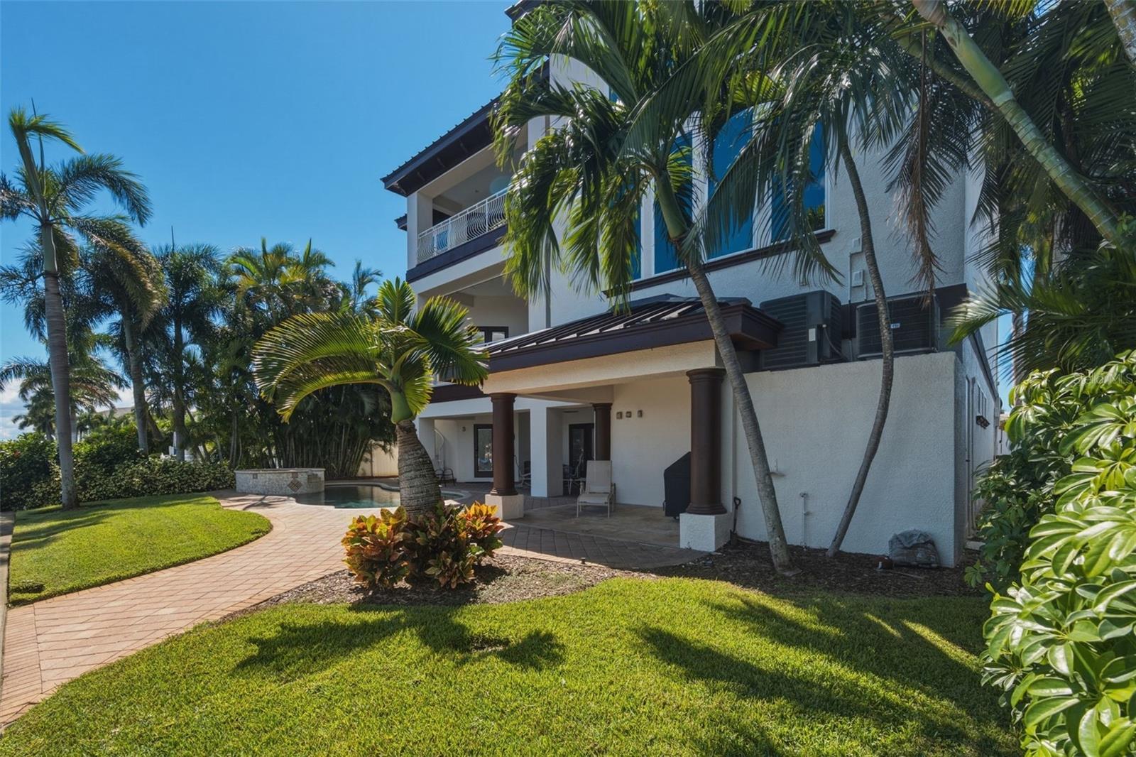 7851 9TH AVENUE S, St Petersburg, FL 33707