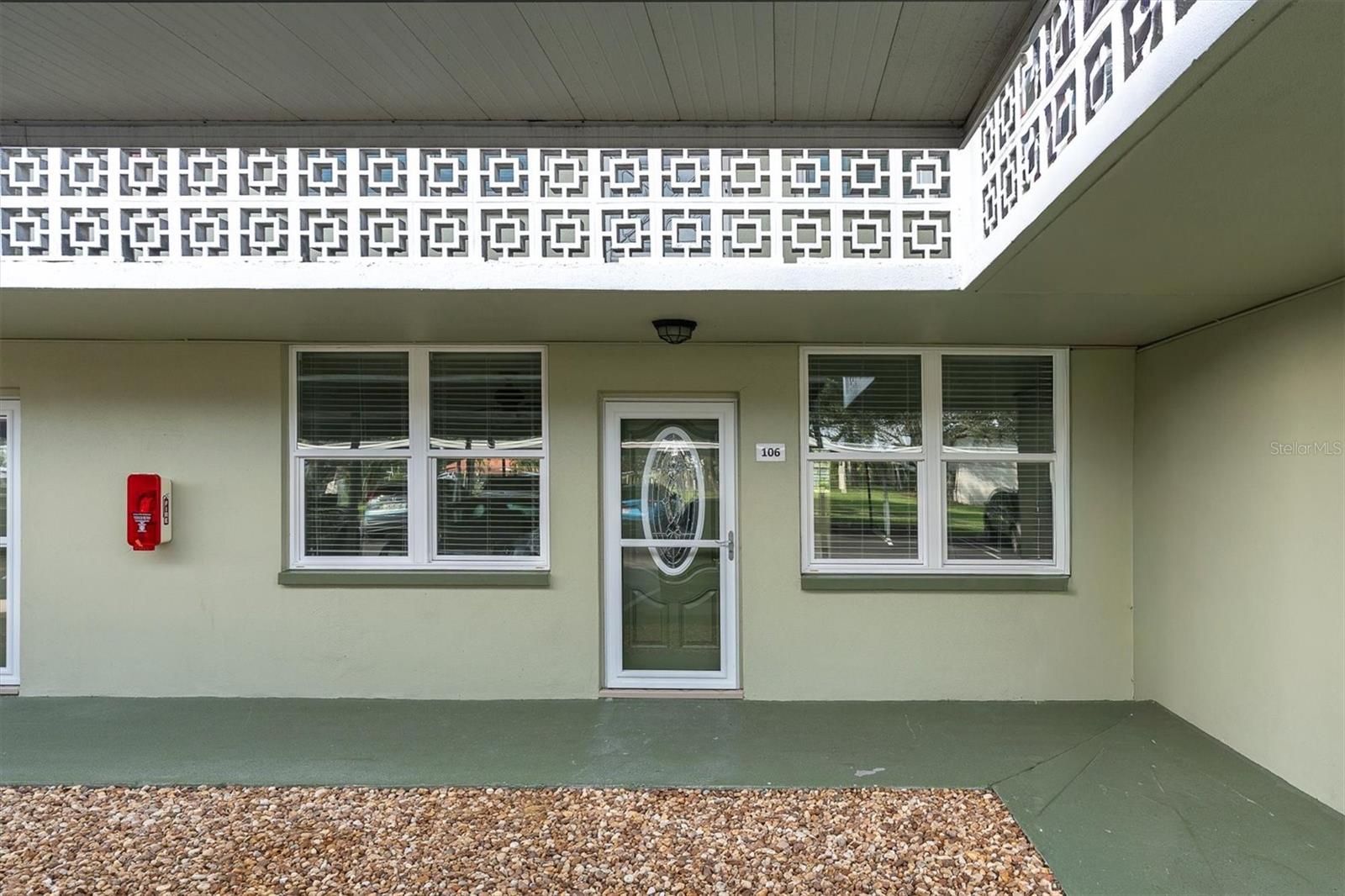 4885 1ST STREET NE, #106, St Petersburg, FL 33703