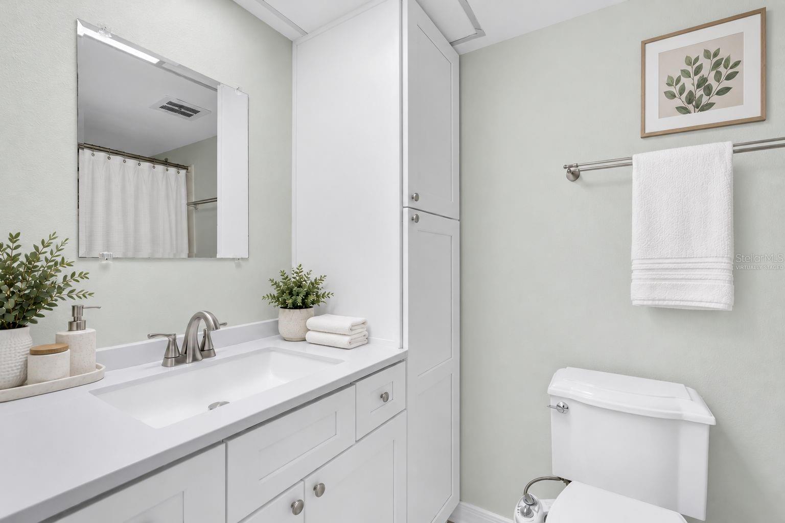 Virtually Staged: Ensuite Bathroom