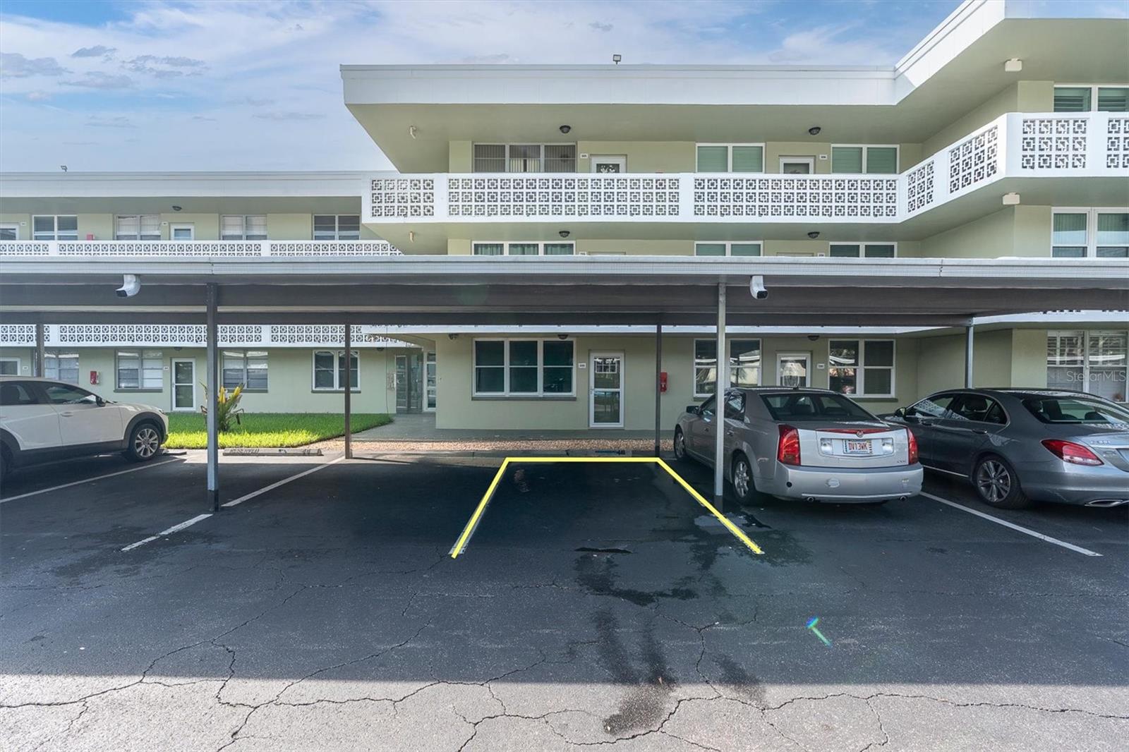 4885 1ST STREET NE, #106, St Petersburg, FL 33703