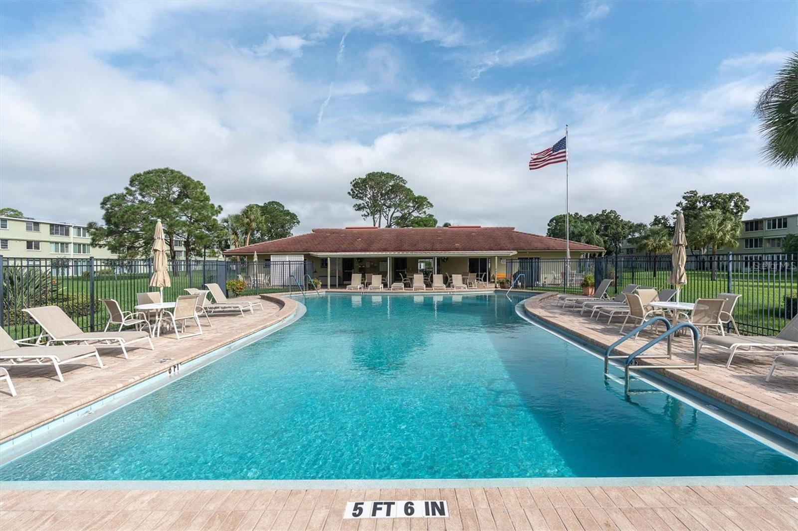 4885 1ST STREET NE, #106, St Petersburg, FL 33703