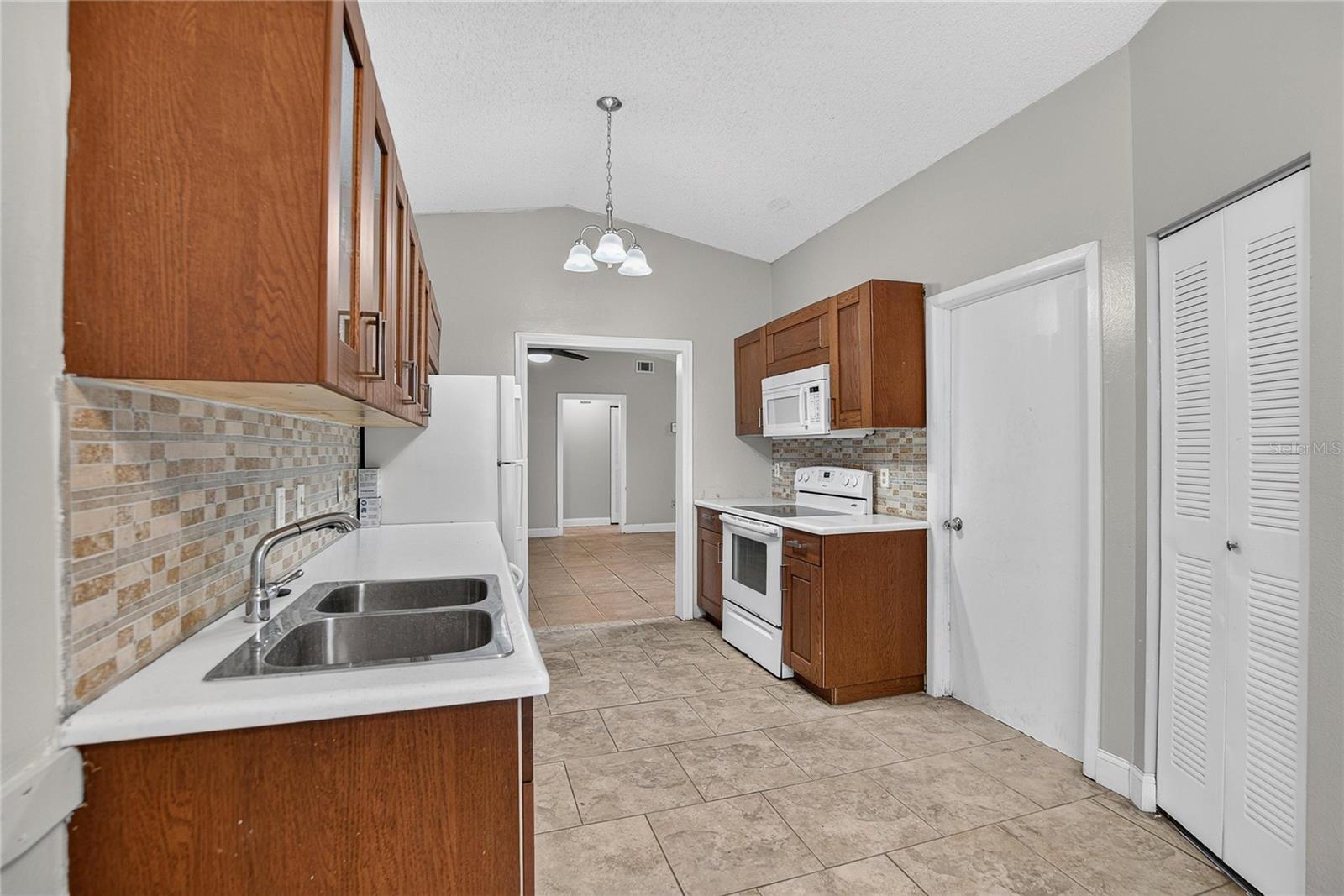 629 STILLVIEW CIRCLE, Brandon, FL 33510