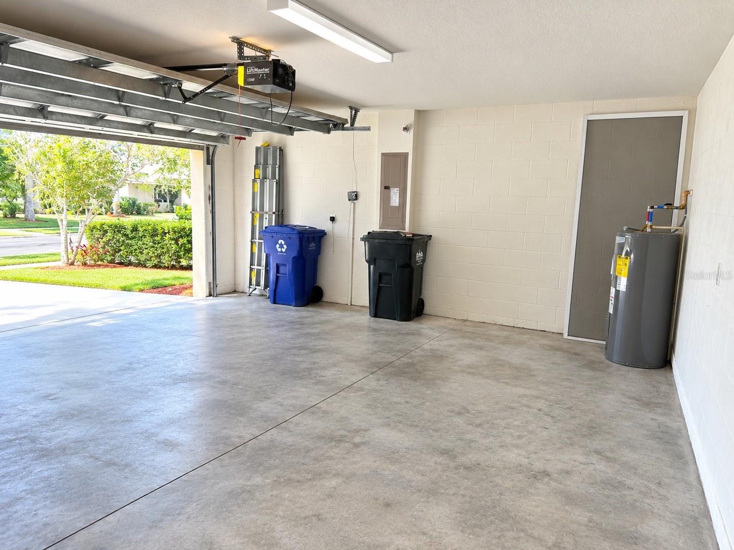 814 COLLEGE LEAF WAY, Ruskin, FL 33570