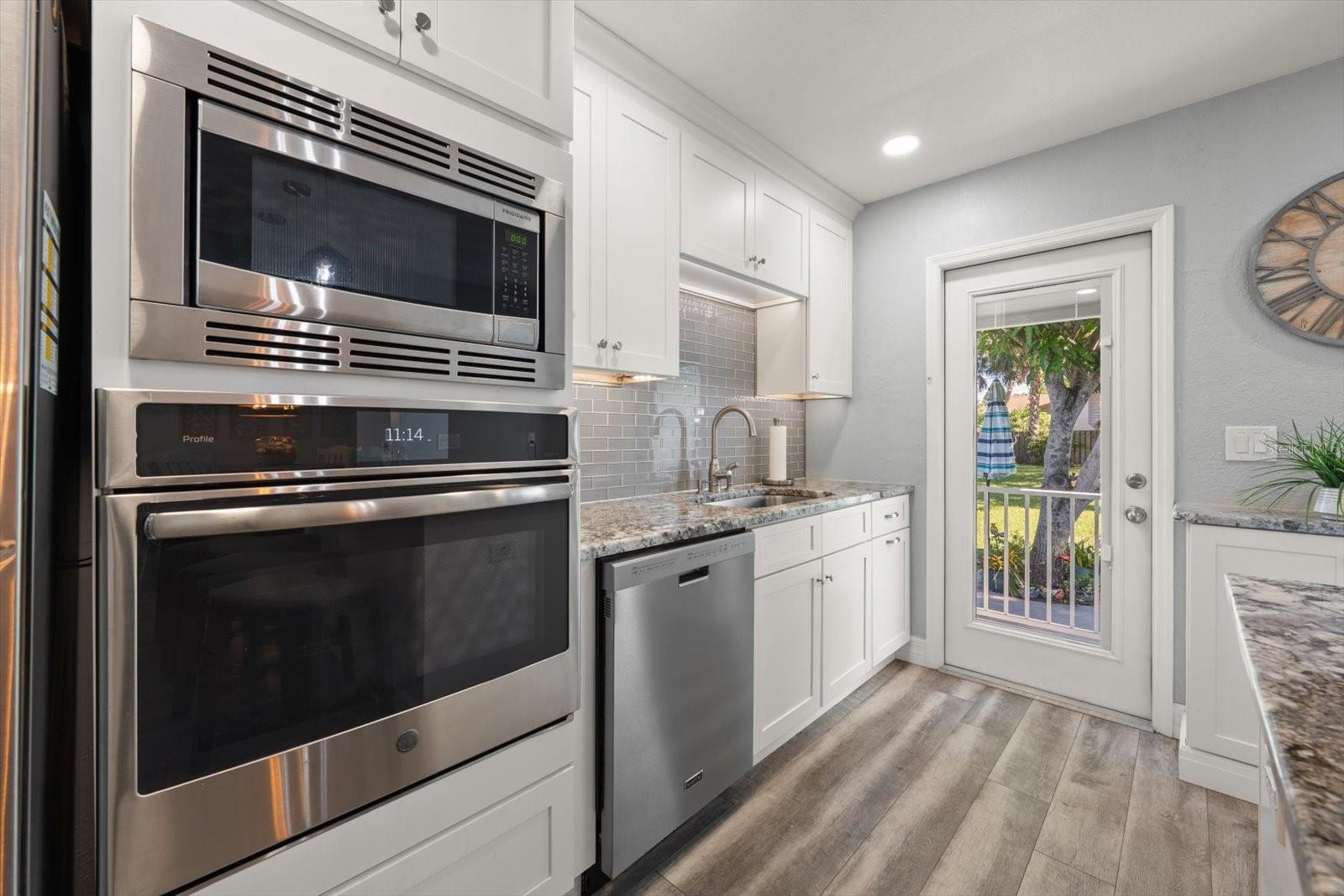 2534 BAYSIDE DRIVE S, St Petersburg, FL 33705