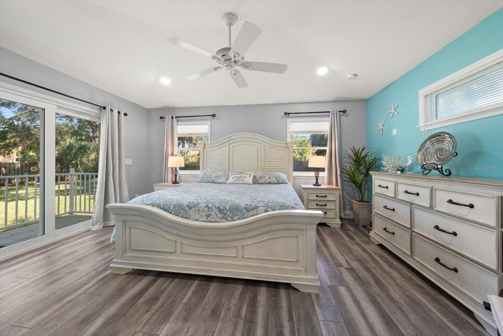 2534 BAYSIDE DRIVE S, St Petersburg, FL 33705
