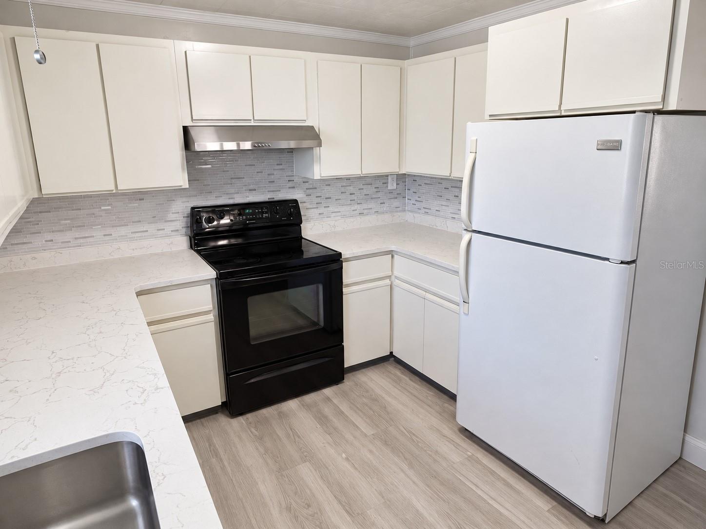 1007 15TH AVENUE NW, Largo, FL 33770 1007 15TH AVENUE NW, Largo, FL 33770