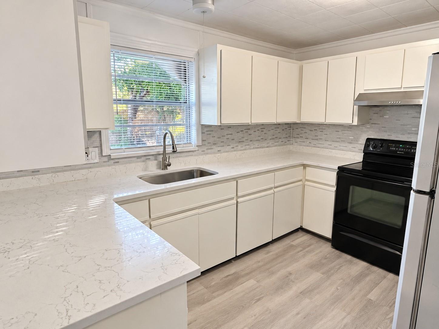 1007 15TH AVENUE NW, Largo, FL 33770 1007 15TH AVENUE NW, Largo, FL 33770