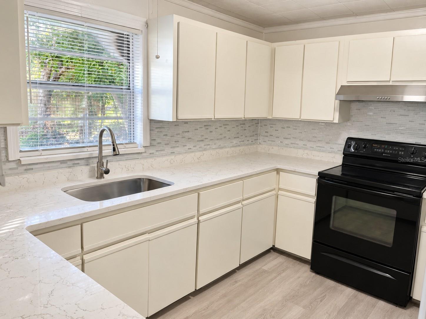 1007 15TH AVENUE NW, Largo, FL 33770 1007 15TH AVENUE NW, Largo, FL 33770