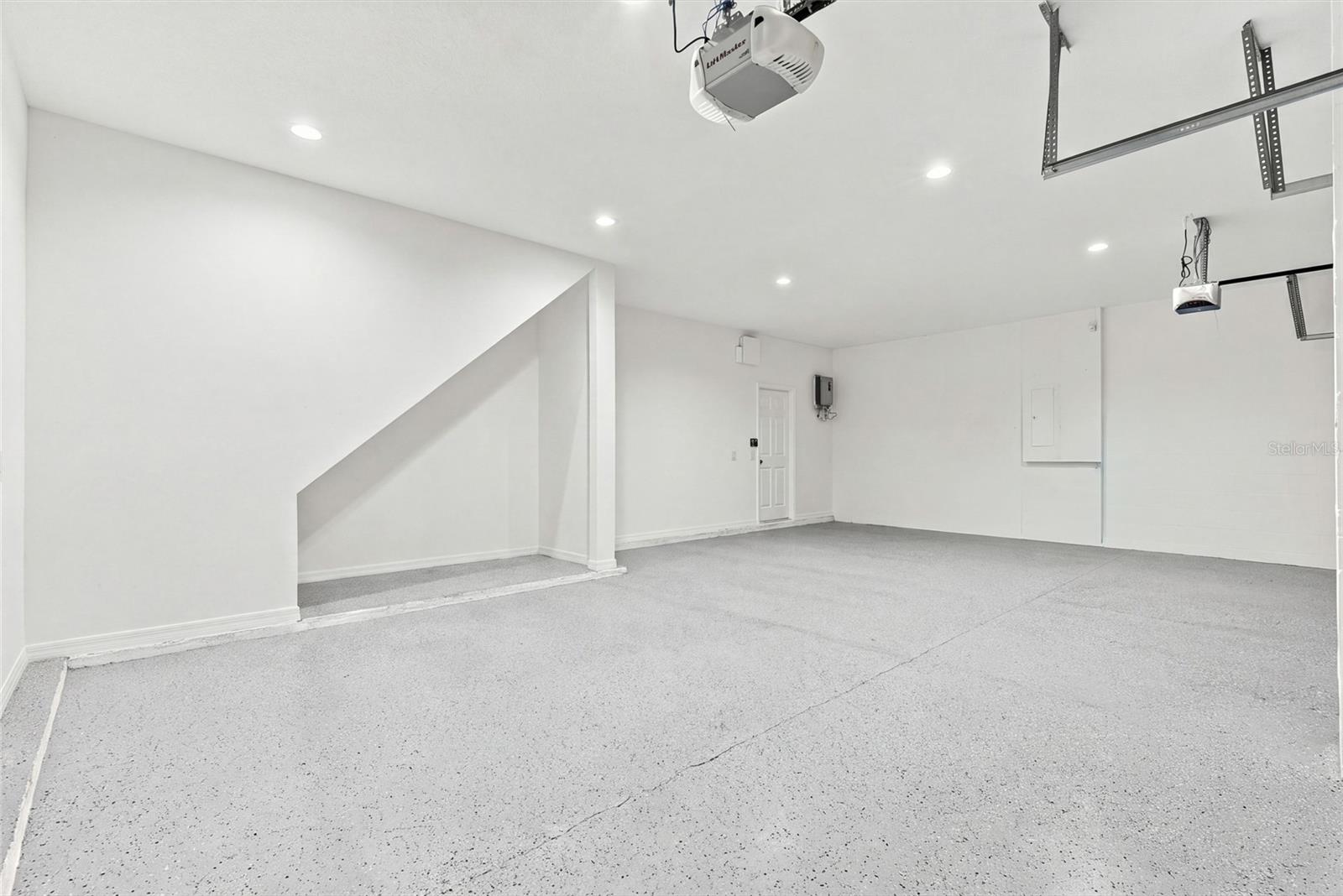 3-car Garage