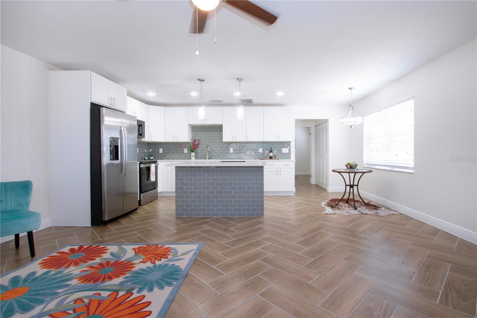 Large kitchen area with soft close cabinets Large kitchen area with soft close cabinets