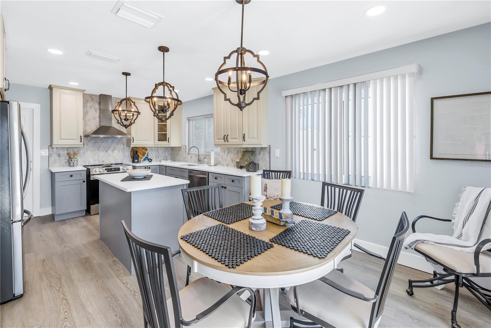 10128 YACHT CLUB DRIVE, Treasure Island, FL 33706