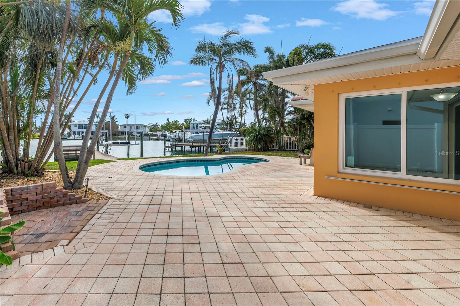 10128 YACHT CLUB DRIVE, Treasure Island, FL 33706