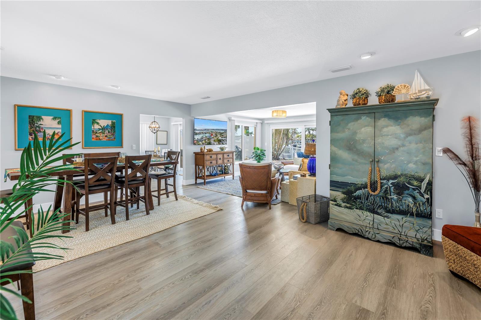 10128 YACHT CLUB DRIVE, Treasure Island, FL 33706